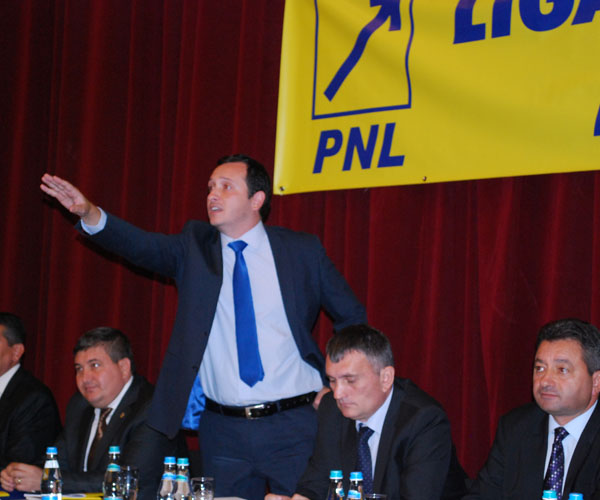 Bogdan_Pistol_a_fost_ales_preedinte_al_Ligii_Aleilor_Locali_din_PNL_Vâlcea1