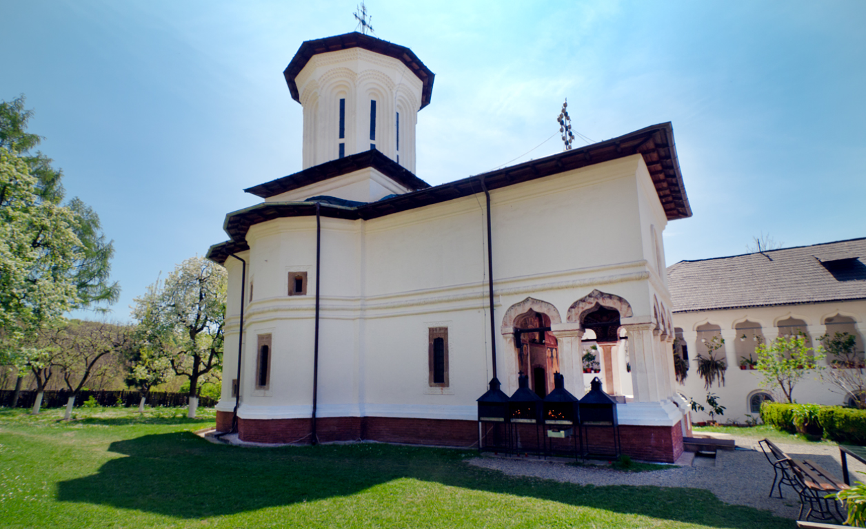 Manastirea_surpatele
