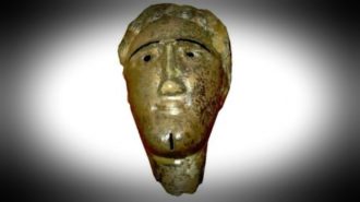 misterul-mastii-de-bronz-descoperite-la-buridava-in-valcea-teoria-suprinzatoare-a-arheologilor-508007
